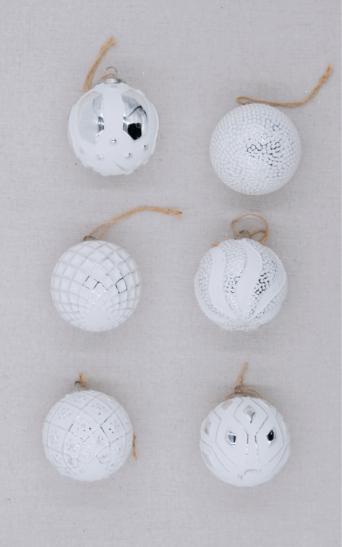 Conjunto de enfeites de vidro branco envelhecido (pacote com 6)