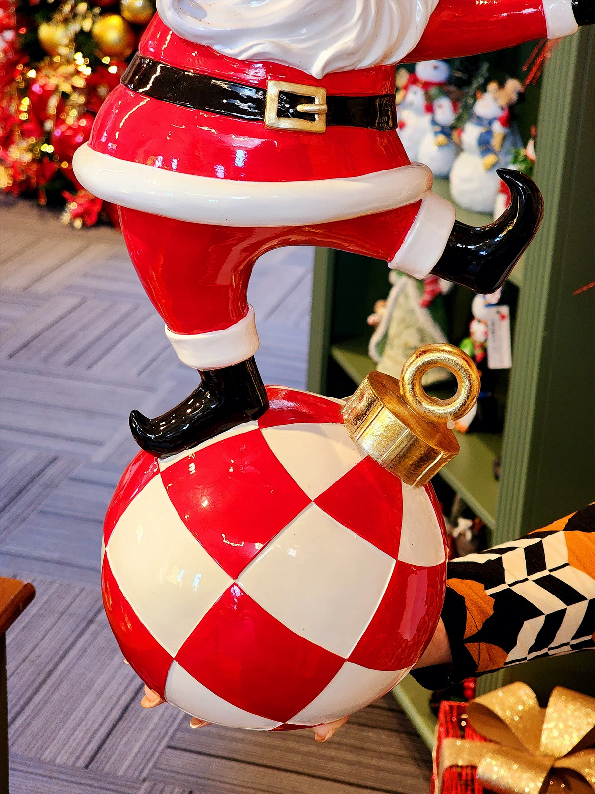 Papai Noel de luxo em resina vermelha 44cm