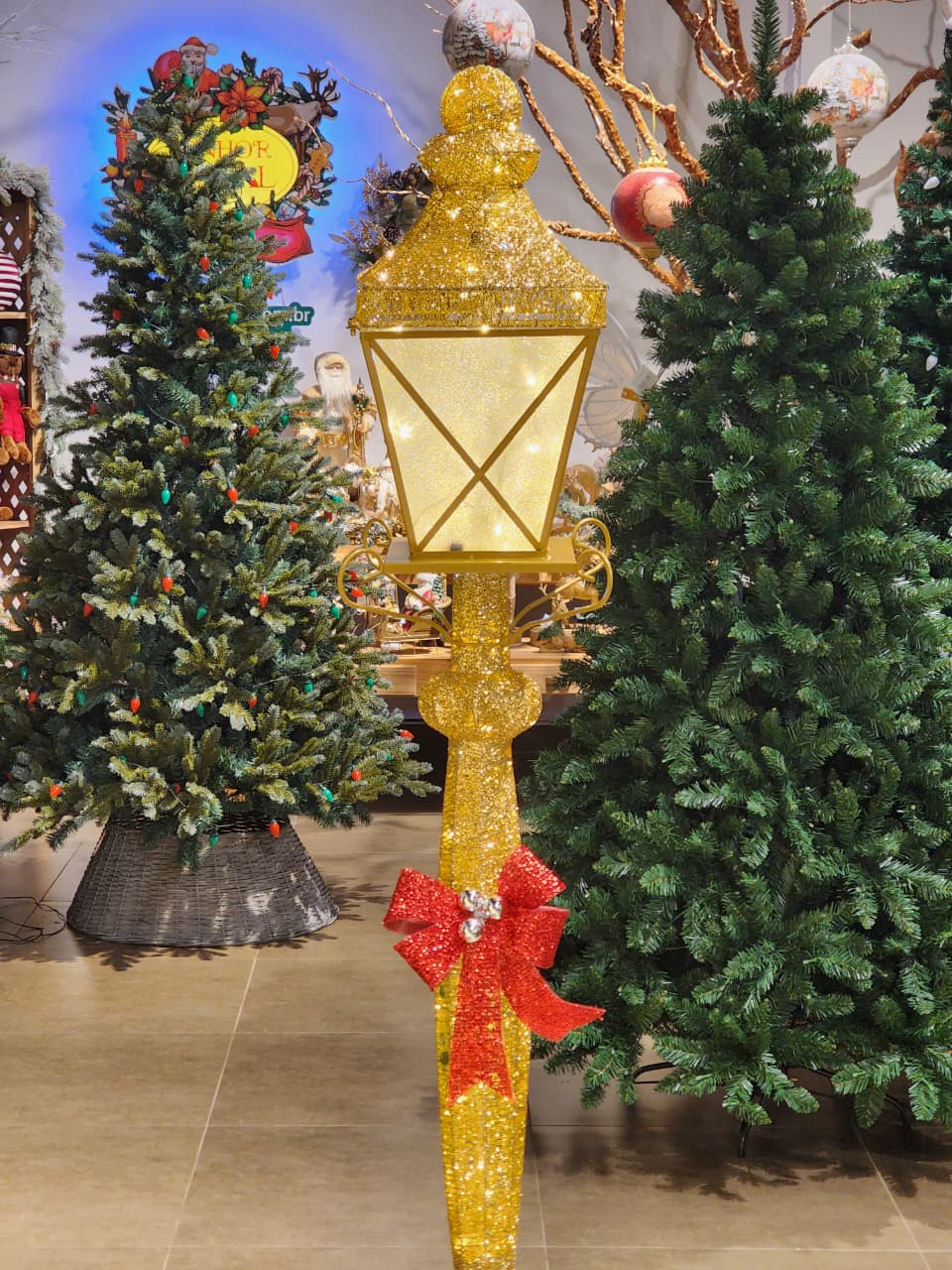 Poste Natalino Iluminado aramado dourado 1,75cm